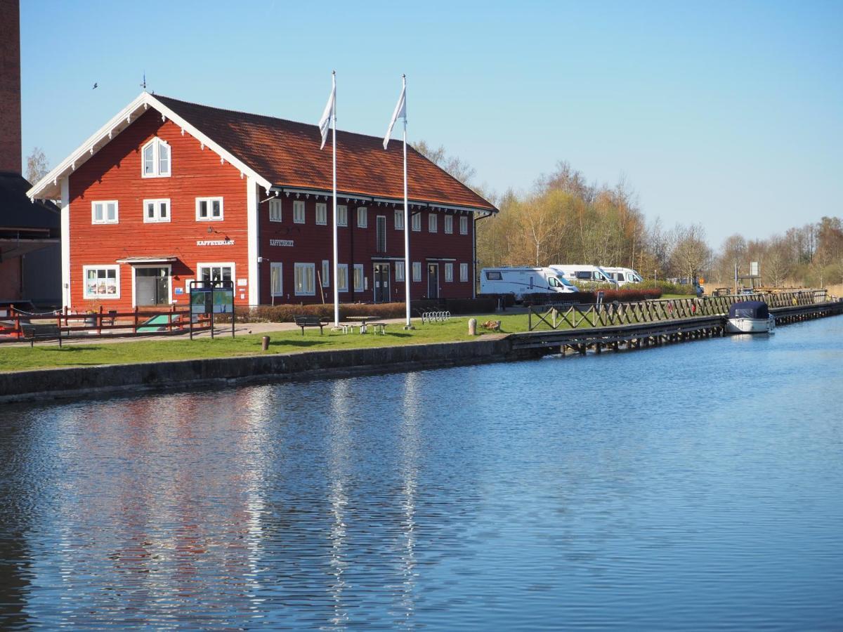 Stenkullens Gardshus Borensberg Exteriör bild